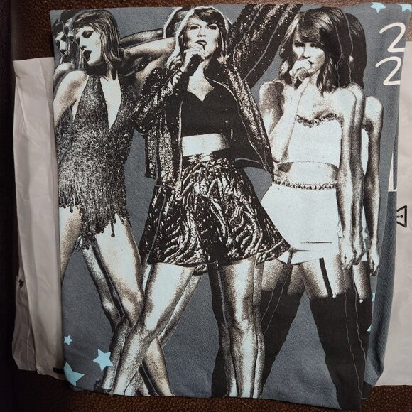 ๐๐
๐
๐๐๐๐๐ TAYLOR SWIFT ERA'S TOUR COTTON T SHIRT PHOTOS FRONT & BACK NWT - Picture 3 of 8